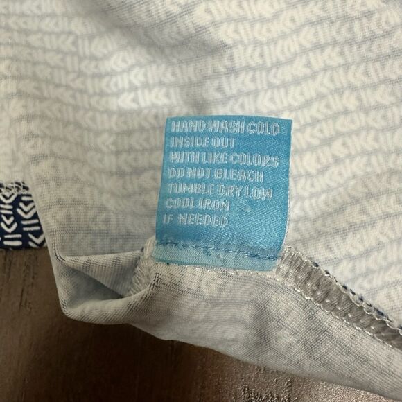 J.MCLAUGHLIN Printed Henley Blouse Blue 3/4 Sleeve Nylon Stretch NWOT - Picture 7 of 9